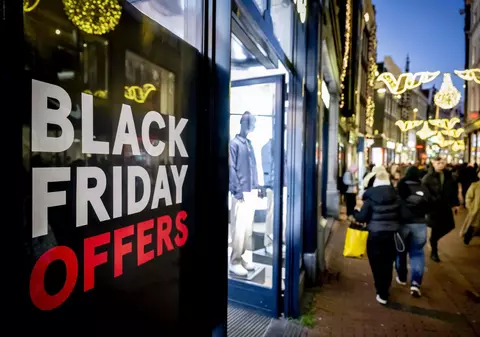 Pățania unui bărbat din Huși care a comandat o plasmă de Black Friday: „Nu-mi mai trebuie nici bani, nici nimic”