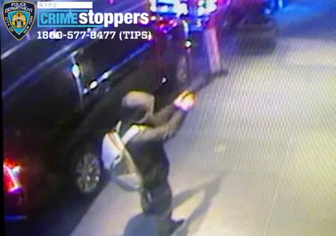 Trei cuvinte au fost gravate pe gloanțele folosite în asasinarea în plină stradă a CEO-ului UnitedHealthcare, Brian Thompson