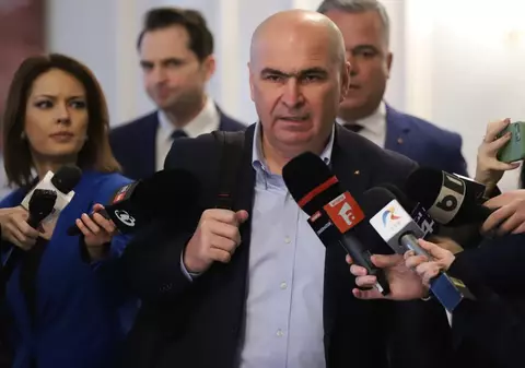 Prima zi din viața noului Parlament. Șoșoacă l-a flancat pe Ciucă, Becali a smuls microfonul unui jurnalist, iar liberalii se zbat între Crin și Nicușor