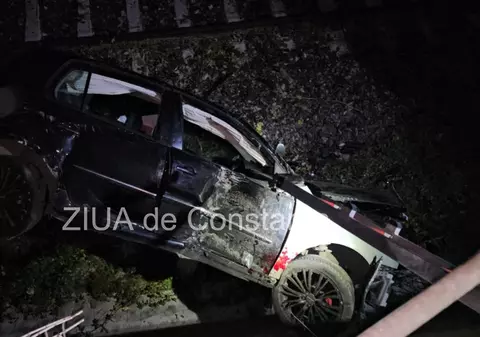 Accident grav la Constanța, în zona portului. O șoferiță de 20 de ani a căzut cu mașina de la patru metri VIDEO