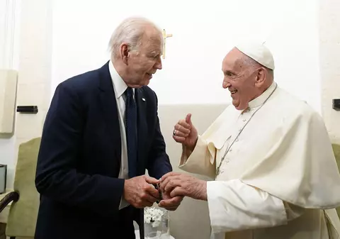 Joe Biden a discutat la telefon cu Papa Francisc și se va duce la Vatican înainte de a-și încheia mandatul la Casa Albă