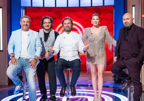Carlo Cracco, unul dintre cei mai cunoscuți chefi din lume, test pentru semifinaliștii MasterChef 2024. Cine sunt concurenții rămași în show