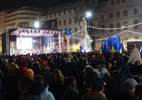 Miting pro-Europa în Piața Universității din București, cu 3 zile înaintea turului 2 al alegerilor prezidențiale