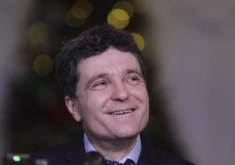 Prenumele lui se traduce „Little Nick”, scrie Politico despre Nicușor Dan și anunțul candidaturii la alegerile prezidențiale