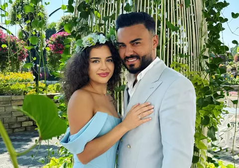 Jador și Oana Ciocan s-au căsătorit a treia zi de Crăciun. Cum a arătat artistul în costum de mire