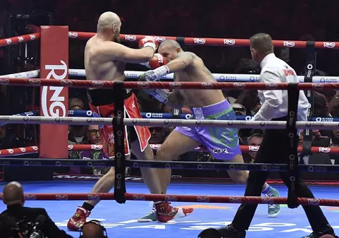 Oleksandr Usyk l-a învins pe Tyson Fury în revanşa din Arabia Saudită, la box. Britanicul: „Arbitrii i-au făcut un cadou de Crăciun”