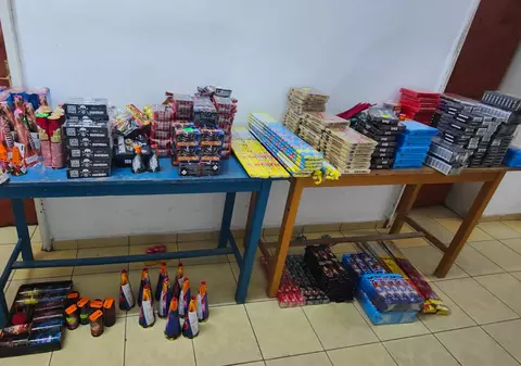 Polițiștii din Craiova au confiscat 100 de kilograme de petarde și artificii
