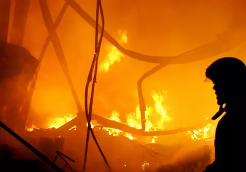 Un grajd din Constanța a fost cuprins de flăcări. Sute de oi au ars de vii