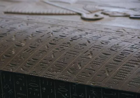 Un sarcofag antic reînhumat a fost descoperit în Egipt de o echipă de cercetători francezi