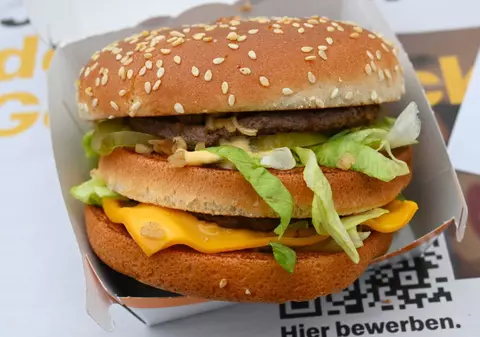 Un german a comandat mâncare de 1.051 de ori într-un an. A cerut dublu cheeseburger de 744 de ori