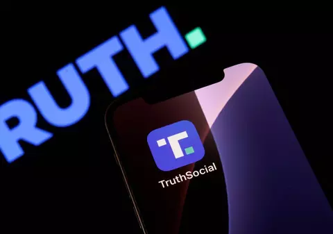 Donald Trump l-a numit pe șeful rețelei sale de socializare la conducerea consiliului informațiilor al Casei Albe