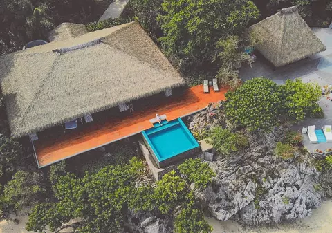 O insulă de vis cu stațiune proprie din Fiji este de vânzare. Resortul este scos la licitație cu 73 de milioane de euro