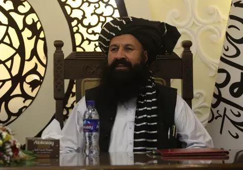 Ministrul taliban pentru refugiați din Afganistan a fost ucis într-un atac sinucigaș cu bombă, în clădirea Ministerului de Interne