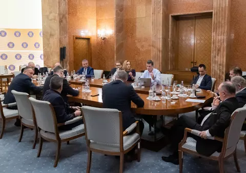 Decizia PSD-PNL-UDMR, fără USR: impozitarea marilor averi, reducerea taxelor și impozitelor pe muncă și cota unică. Cum arată programul de guvernare