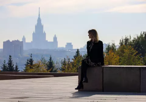 Studentele din Rusia, ademenite cu 900 de euro să facă cât mai repede un copil