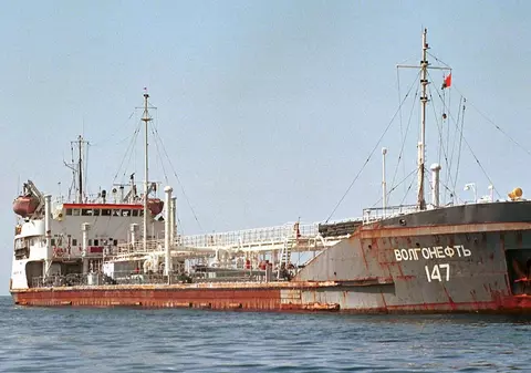 Un alt petrolier rusesc trimite semnale de alarmă în Marea Neagră. Cum arată dezastrul lăsat de primele două nave scufundate