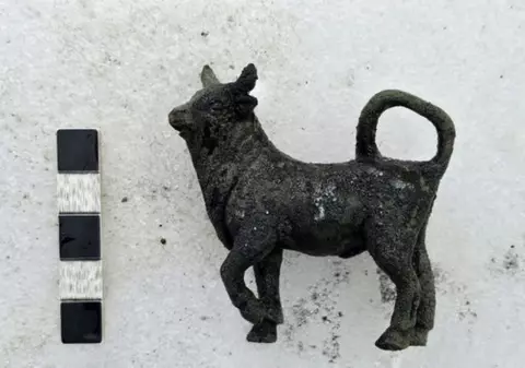 Arheologii au descoperit statui de bronz, bijuterii, monede și ouă antice în băile termale din Toscana. Obiectele erau la 5 metri sub pământ