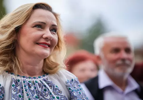 Elena Lasconi, la biserică după vot: „M-am rugat pentru democrație”