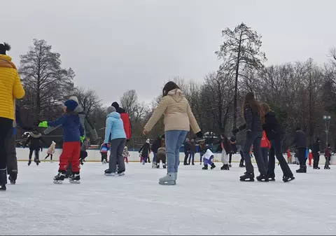 Vacanța de iarnă a elevilor ține mai mult de două săptămâni. Când se întorc copiii la școală