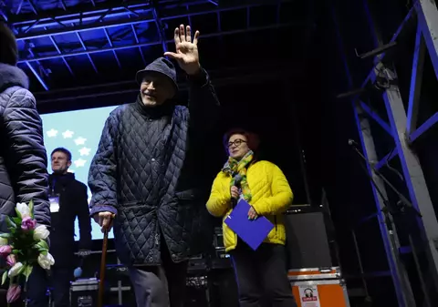 Victor Rebengiuc spune că a fost amenințat cu moartea înaintea mitingului pro-Europa din Piața Universității din București