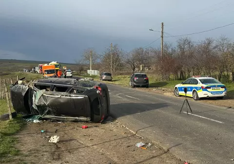 Trei frați din Galați, răniți grav într-un accident rutier după o depășire periculoasă. Cel mai mic este în comă