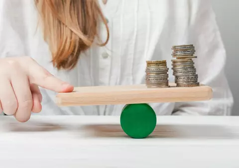 Deficitul comercial al României a crescut dramatic în ultimul deceniu: importurile depășesc cu mult exporturile