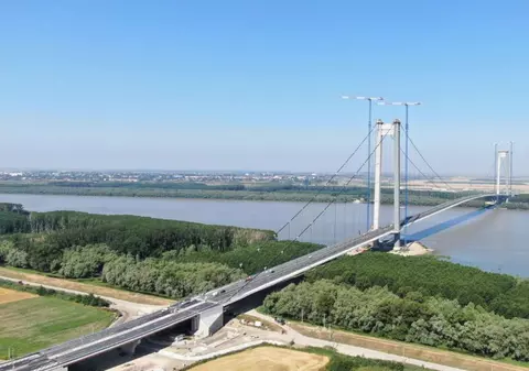 Când vor fi deschise toate drumurile de legătură cu podul peste Dunăre, care unește zona Galați - Brăila cu Tulcea