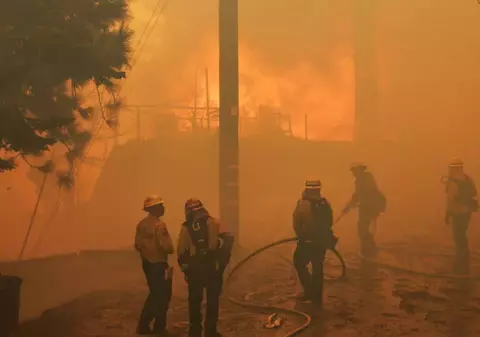 Consulatul României de la Los Angeles publică lista adăposturilor pentru oamenii afectați de incendii: „Respectați instrucțiunile autorităților americane”