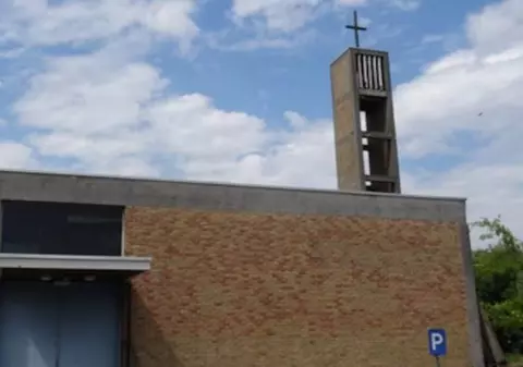 Românii dintr-un oraș belgian și-au cumpărat biserică: „Sunt și creștini, deci sunt asemănări cu credința noastră, dar nu sunt catolici”