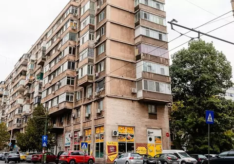 Bloc cu 523 apartamente din București, consolidat fără relocarea tuturor locatarilor. Nicușor Dan anunță o premieră în construcții