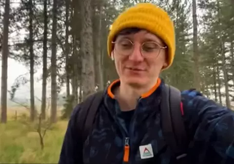 Un bărbat a făcut 250.000 de pași într-o săptămână pentru a afla cum va reacționa corpul, iar rezultatele l-au uimit | VIDEO