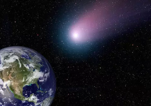 Cea mai strălucitoare cometă a anului va apărea luni pe cer. Când va putea fi observată din România