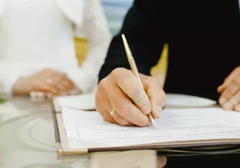 În Oradea, căsătoriile civile vor fi oficiate din 2025 doar la Primărie sau în incinta Cetăţii