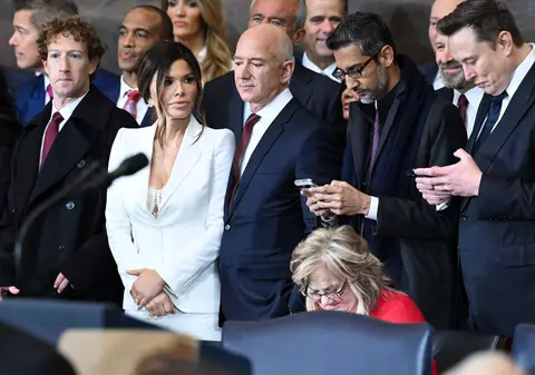 Cine-l perie mai apăsat pe Trump? Crypto-politica la putere