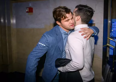 Final neașteptat. Magnus Carlsen și Ian Nepomniachtchi împart titlul mondial la șah