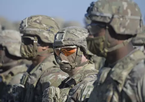 Planul SUA de a-și retrage o parte din trupele din România poate fi blocat chiar de aliații lui Donald Trump: congresmenii republicani și democrați se opun