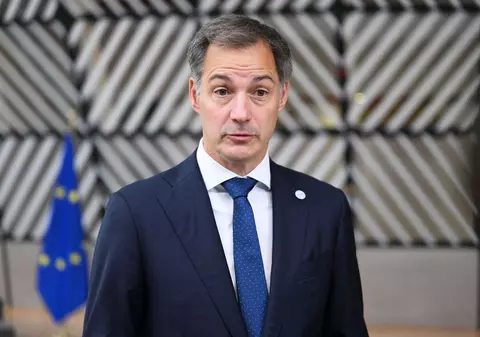 Tentativă de atac cu cuțitul la biroul premierului belgian Alexander De Croo, dejucată de militari