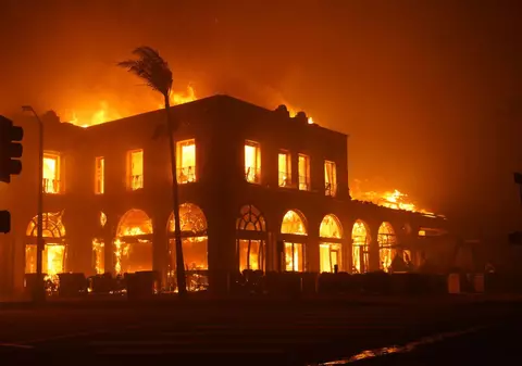 Pagubele provocate de incendiul devastator din California. „Ar putea deveni cel mai grav din istoria modernă”