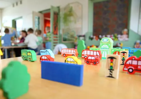 Copil de șase ani încuiat în debara de educatoare, la o grădiniță din Cisnădie. Poliția a deschis dosar penal