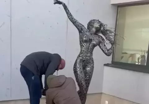 VIDEO Imagini din casa de lux în care locuiește Alina Pușcaș. Doar în filme mai vezi așa ceva