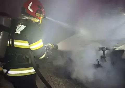 Incendiu pe Autostrada A2 București - Constanța. O mașină a ars complet