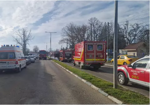 Plan roșu de intervenție în Călărași, unde un incendiu a izbucnit într-o cameră administrativă, în subsolul Spitalului Municipal