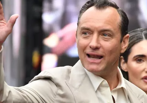 Jude Law îl va interpreta pe Vladimir Putin în filmul Vrăjitorul de la Kremlin: „O, Doamne, cum voi face asta?”