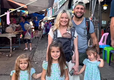 Mesajul Laurei Cosoi din vacanța în Thailanda: „Am fost mai puțin soție”. Ce remarcă au făcut fanii despre Cosmin Curticăpean, soțul vedetei