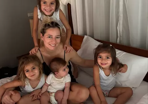 Laura Cosoi, despre nevoile mamelor și ale femeilor: „Un concediu de maternitate de doi ani este un pericol uriaș”