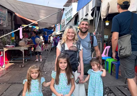 VIDEO Laura Cosoi, vacanță cu familia în Thailanda