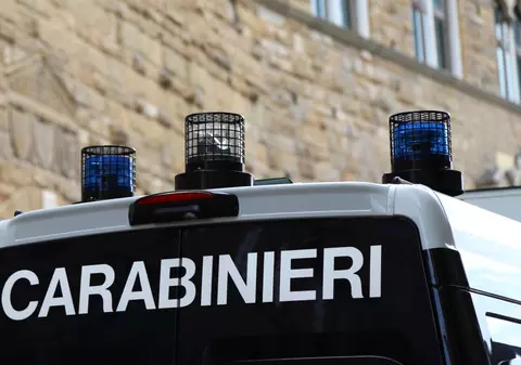 Româncă din Italia, condamnată la închisoare după ce a încercat să fure toată averea unui milionar. Frauda se ridică la două milioane de euro