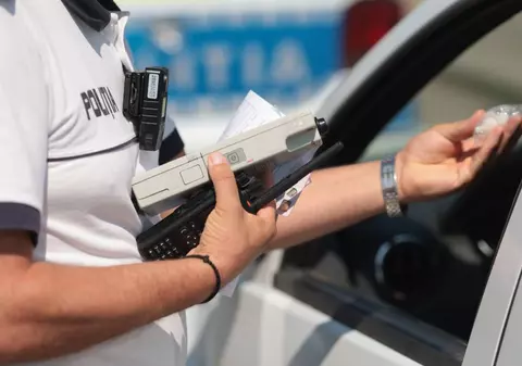 Care este alcoolemia la care ți se suspendă permisul de conducere în 2025. Situații în care poate fi anulat carnetul
