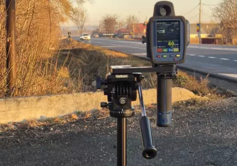 Viteza care te lasă fără permis de conducere în afara localității. Cum poți scăpa de amenda radar