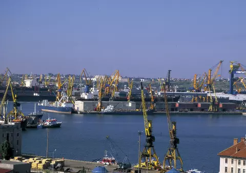 Un cadavru a fost descoperit în Portul Constanța, în mare. Polițiștii investighează circumstanțele morții